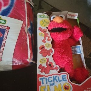 2016 COLLECTIBLE  TICKLE ME ELMO, IN BOX, Plus ELMO BLANKET !